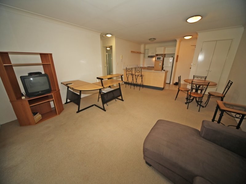 Unit 1  / 300 Sir Fred Schonell Drive, St Lucia QLD 4067