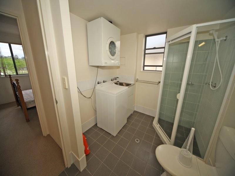 Unit 1  / 300 Sir Fred Schonell Drive, St Lucia QLD 4067