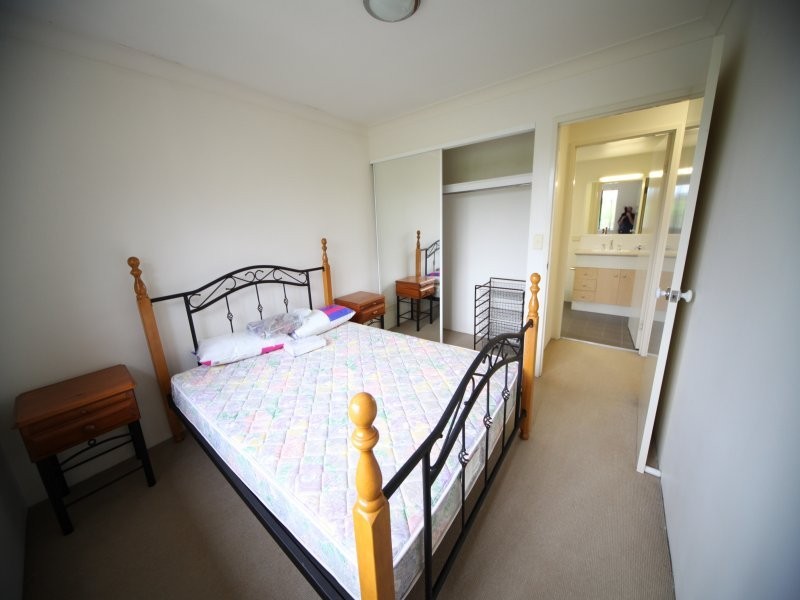 Unit 1  / 300 Sir Fred Schonell Drive, St Lucia QLD 4067