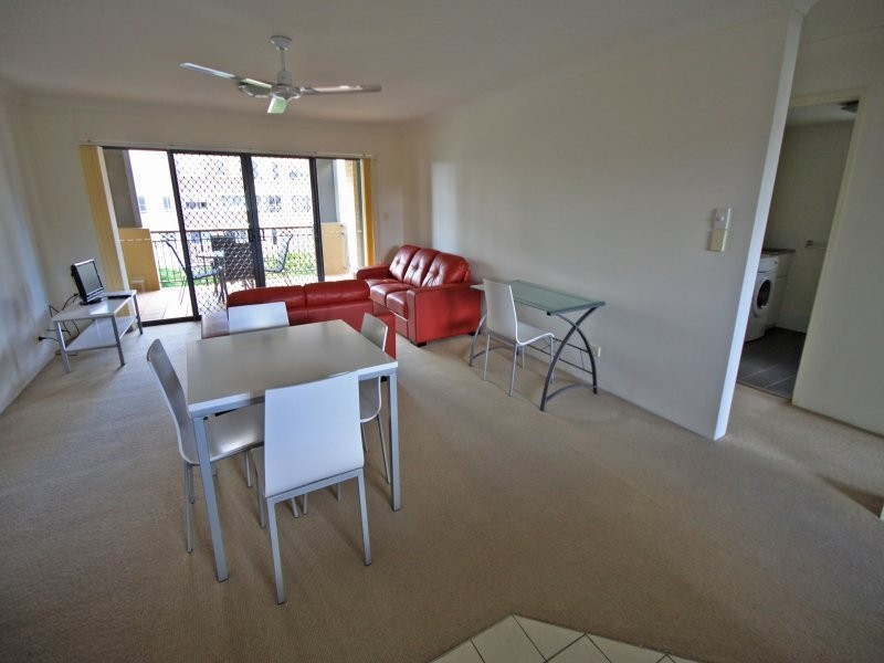 Unit 1  / 300 Sir Fred Schonell Drive, St Lucia QLD 4067