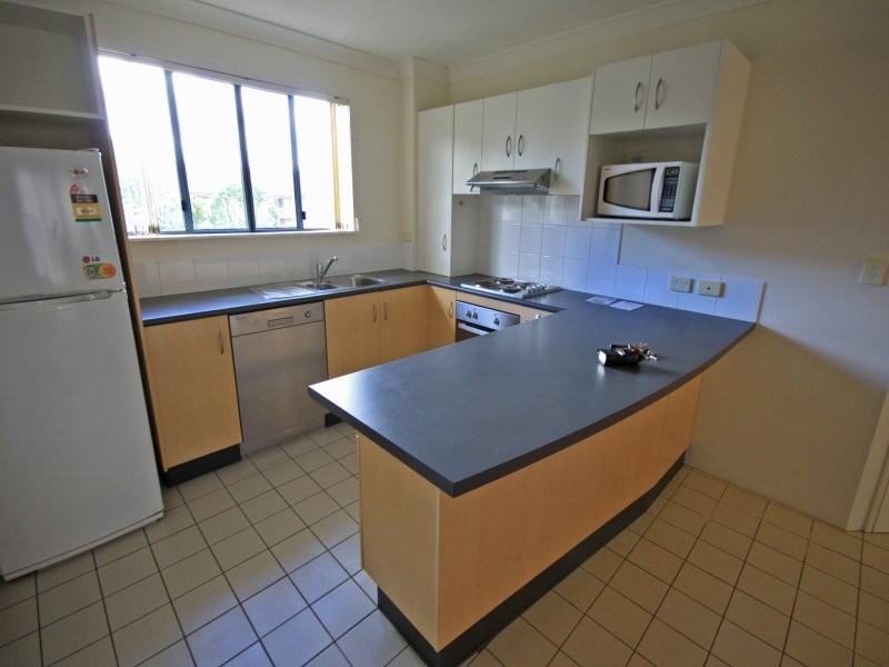 Unit 1  / 300 Sir Fred Schonell Drive, St Lucia QLD 4067