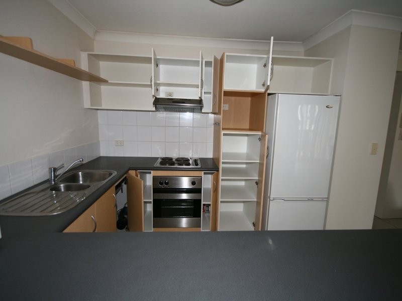 1  / 300 Sir Fred Schonell Drive, St Lucia QLD 4067