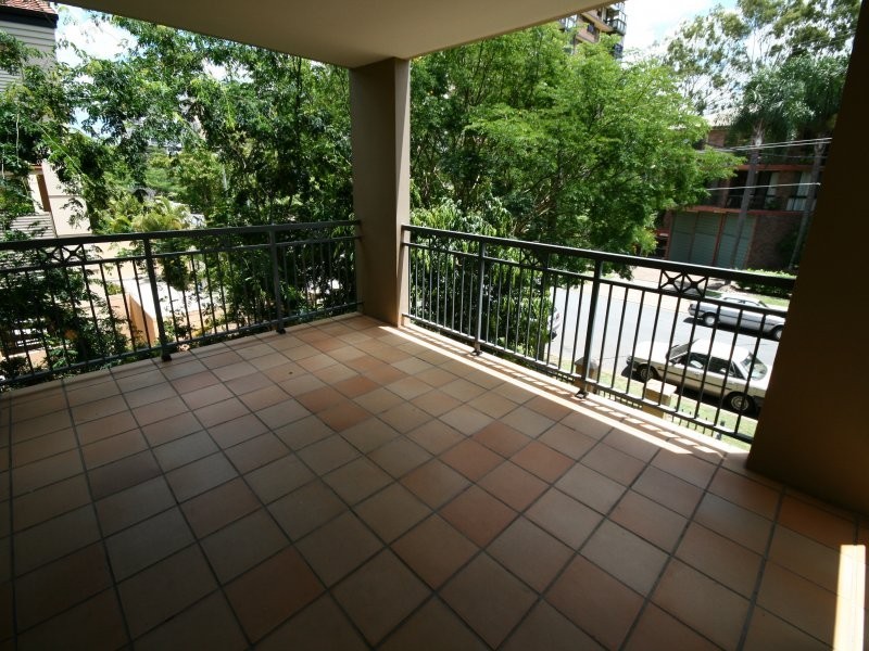 300 Sir Fred Schonell Drive, St Lucia QLD 4067
