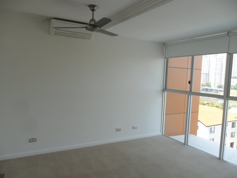 53 Darrambal, Chevron Island QLD 4217