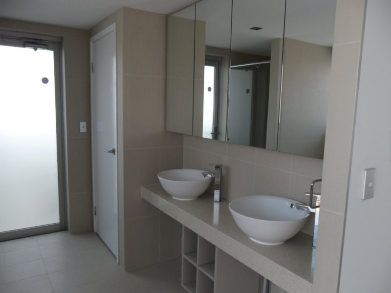 53 Darrambal, Chevron Island QLD 4217