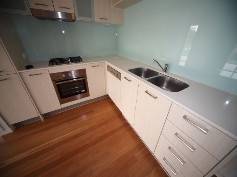 221 Sir Fred Schonell Drive Sir Fred Schonell Drive, St Lucia QLD 4067