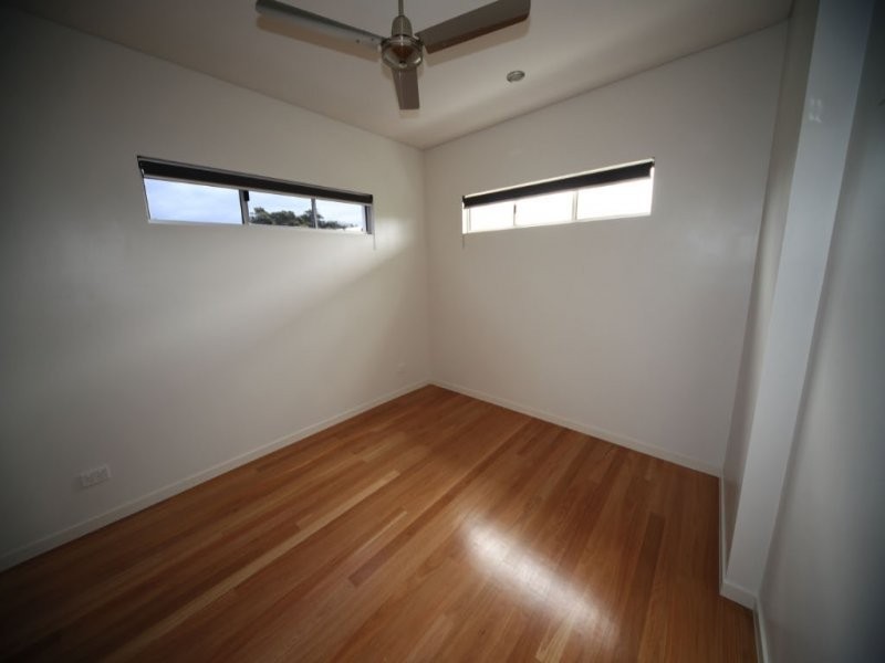 221 Sir Fred Schonell Drive Sir Fred Schonell Drive, St Lucia QLD 4067