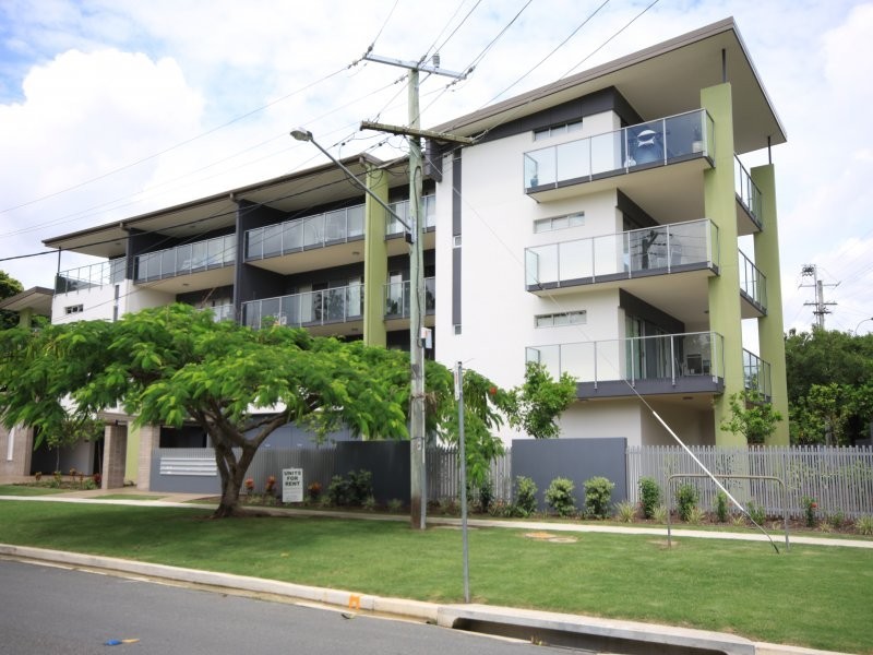 221 Sir Fred Schonell Drive Sir Fred Schonell Drive, St Lucia QLD 4067