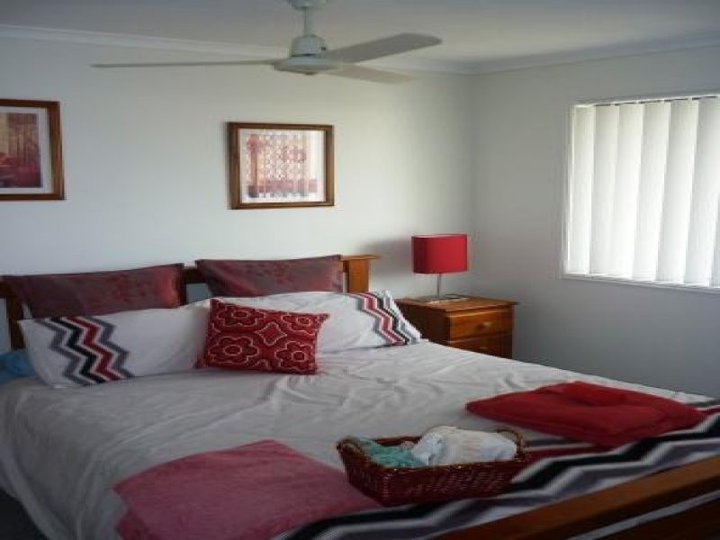 72 Moonstone Drive, Urangan QLD 4655