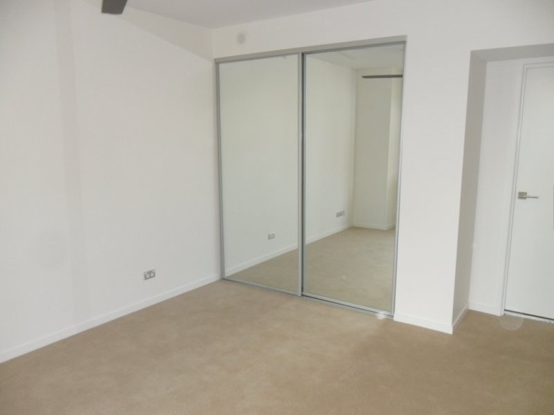 53 Darrambal, Surfers Paradise QLD 4217