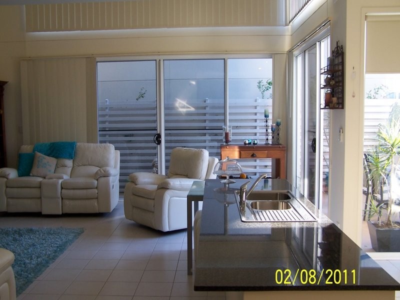 71 Elizabeth st, Urangan QLD 4655