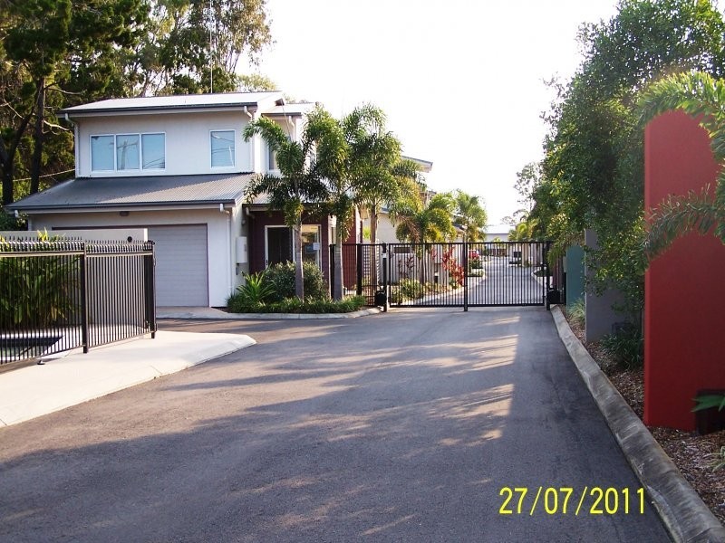 71 Elizabeth st, Urangan QLD 4655