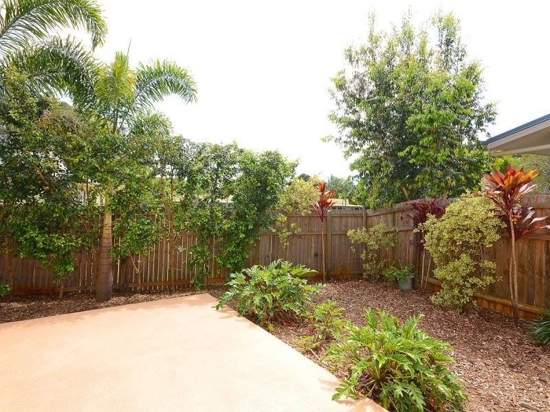 71 Elizabeth st, Urangan QLD 4655