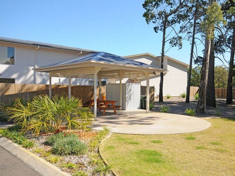 71 Elizabeth st, Urangan QLD 4655