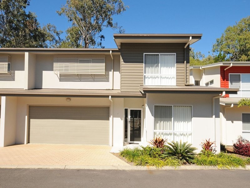 71 Elizabeth st, Urangan QLD 4655