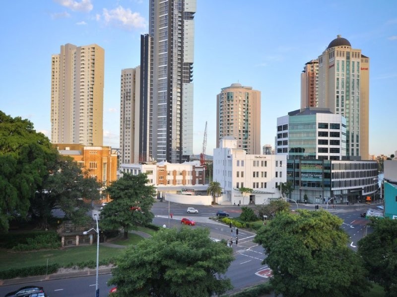22 Barry Pde, Brisbane QLD 4000