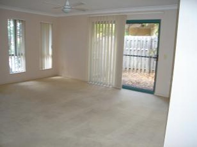 15 / 6 Buddy Holly Close, Parkwood QLD 4214