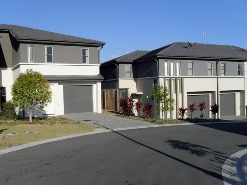 6/1 Belobgil Street, Pacific Pines QLD 4211