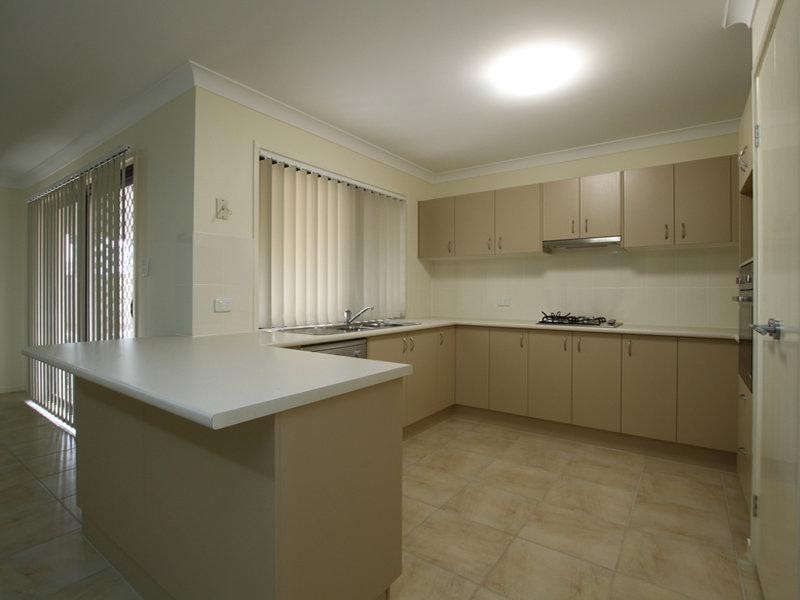 33A Diane Parade, Kallangur QLD 4503