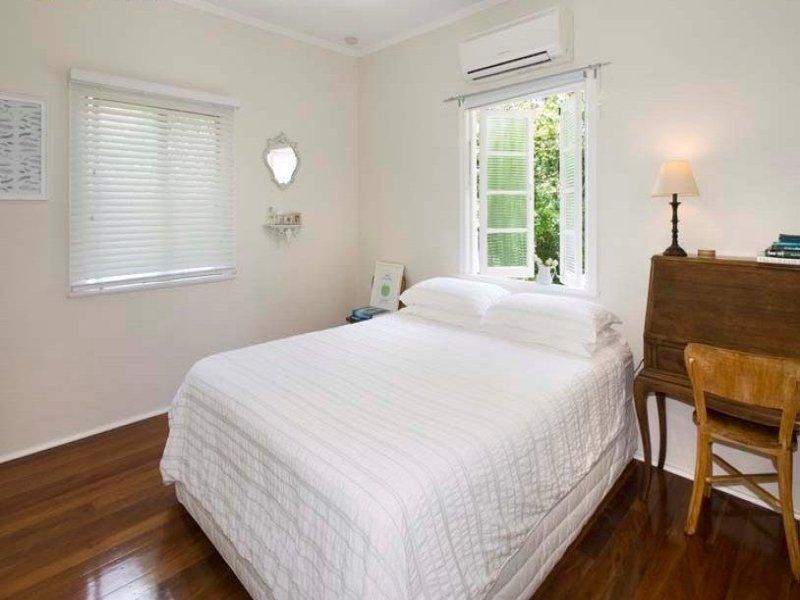 24 St Vincent Street, Ashgrove QLD 4060