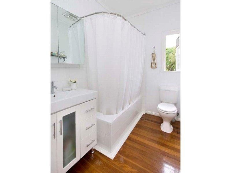 24 St Vincent Street, Ashgrove QLD 4060