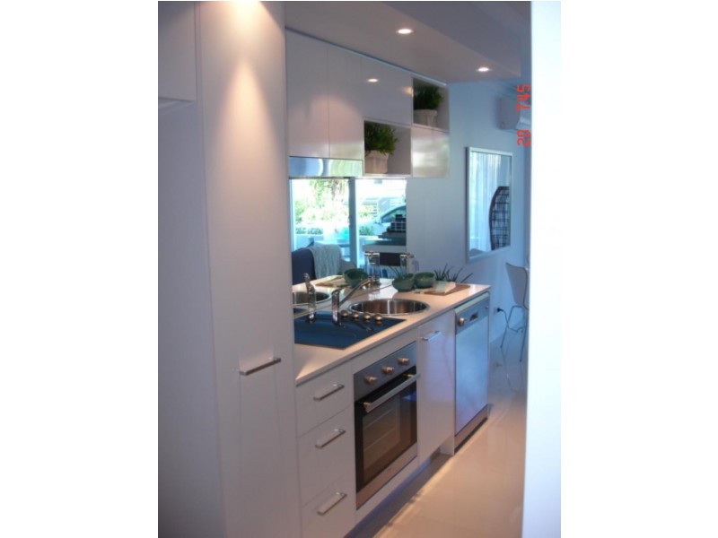 33-37 Madang Crescent, Runaway Bay QLD 4216