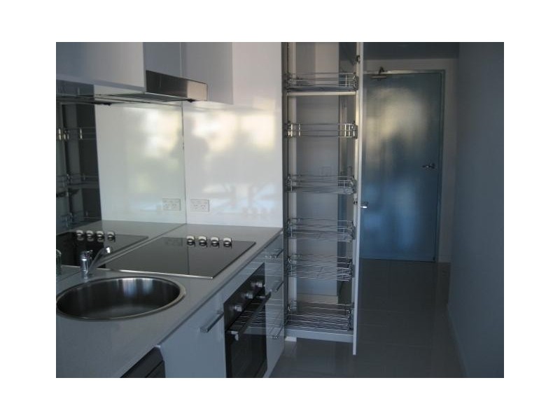 33-37 Madang Crescent, Runaway Bay QLD 4216