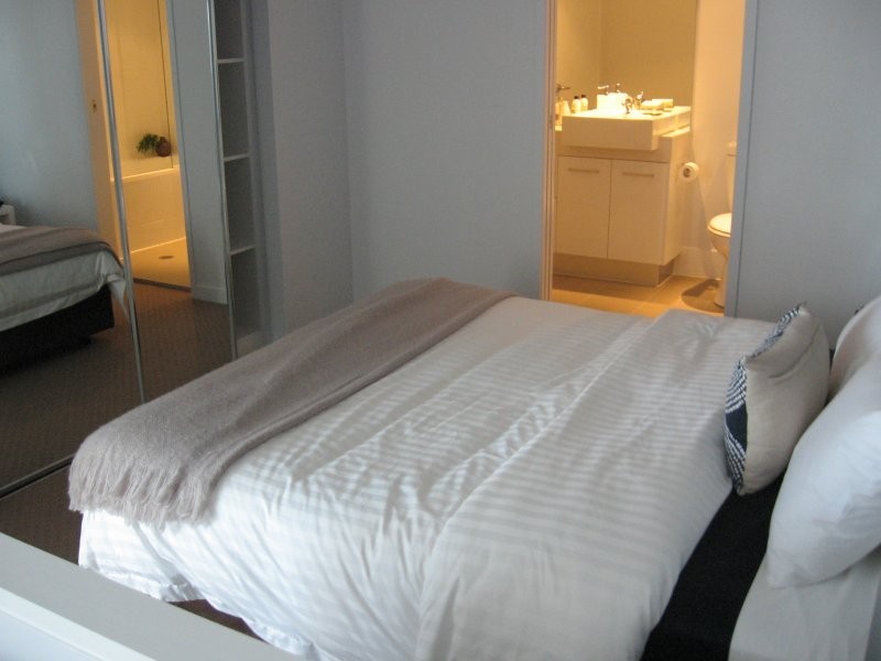 33-37 Madang Crescent, Runaway Bay QLD 4216