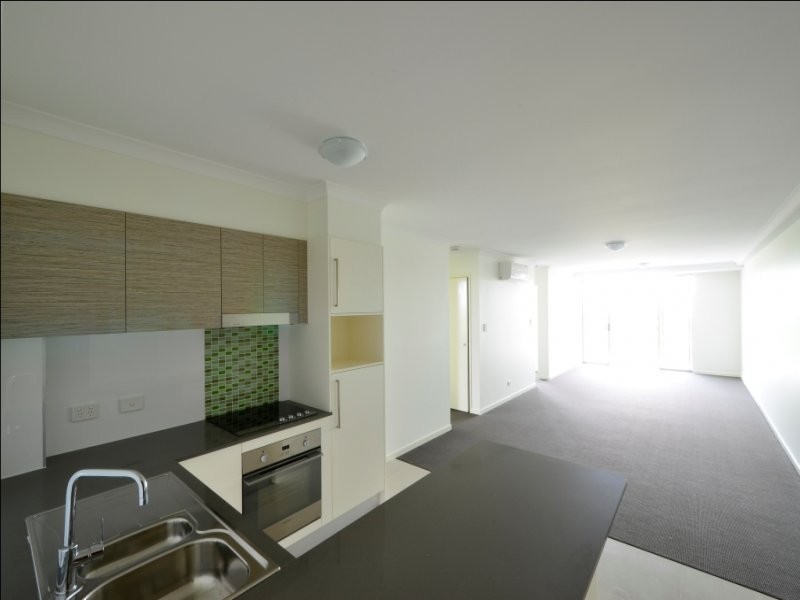 10 / 28 Carl Street, Woolloongabba QLD 4102