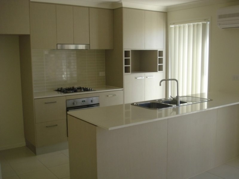 17/1 Belongil Street, Pacific Pines QLD 4211