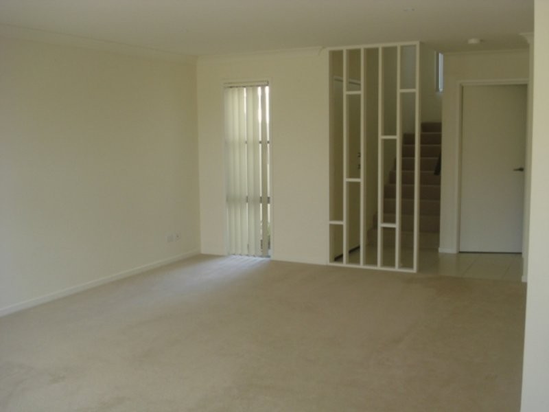 17/1 Belongil Street, Pacific Pines QLD 4211