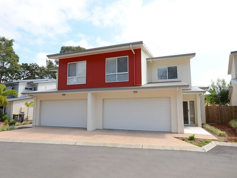 71 Elizabeth st, Urangan QLD 4655