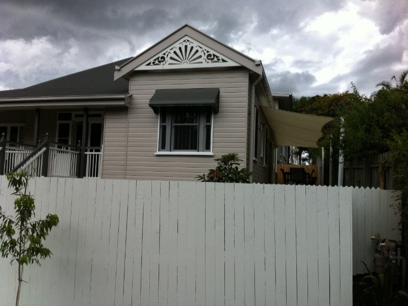 12 Kings Road, Taringa QLD 4068