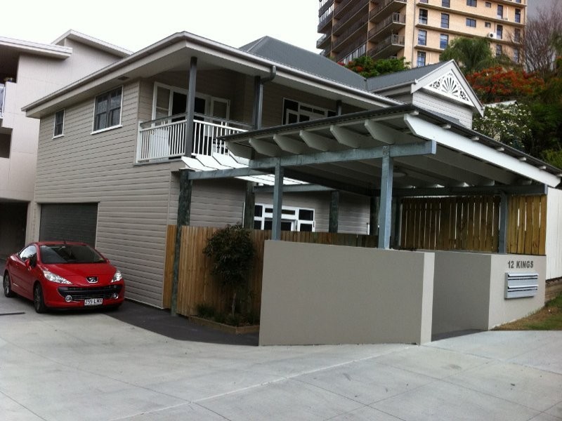 12 Kings Road, Taringa QLD 4068