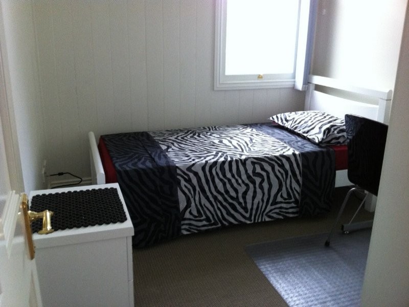 12 Kings Road, Taringa QLD 4068