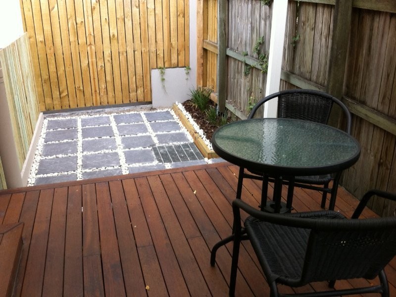 12 Kings Road, Taringa QLD 4068