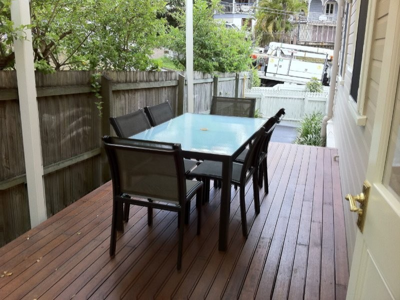 12 Kings Road, Taringa QLD 4068