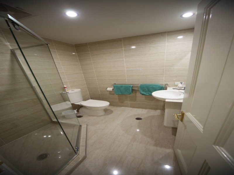 1 12 Kings Road, Taringa QLD 4068