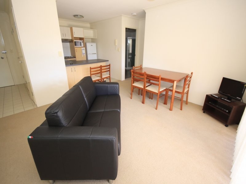 300 Sir Fred Schonell Drive, St Lucia QLD 4067