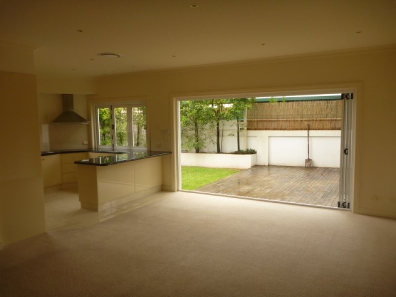 1/32 Oak Ave, Surfers Paradise QLD 4217