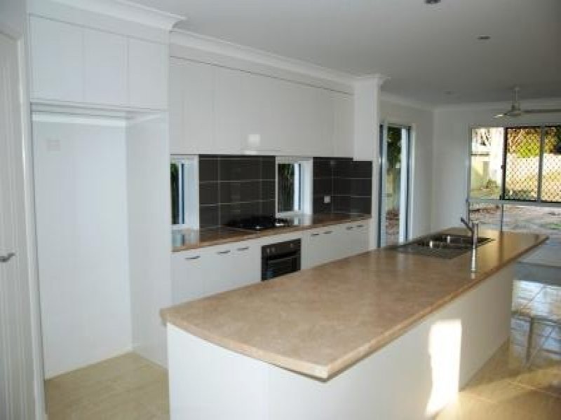 2/38 TAVISTOCK ST, Torquay QLD 4655