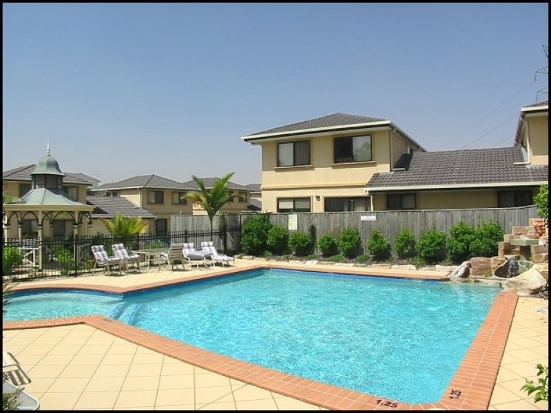 17/12 Greendale Way  Carindale, Carindale QLD 4152