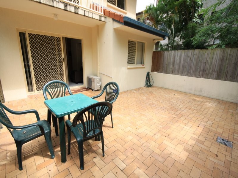 52 Mitre Street, St Lucia QLD 4067