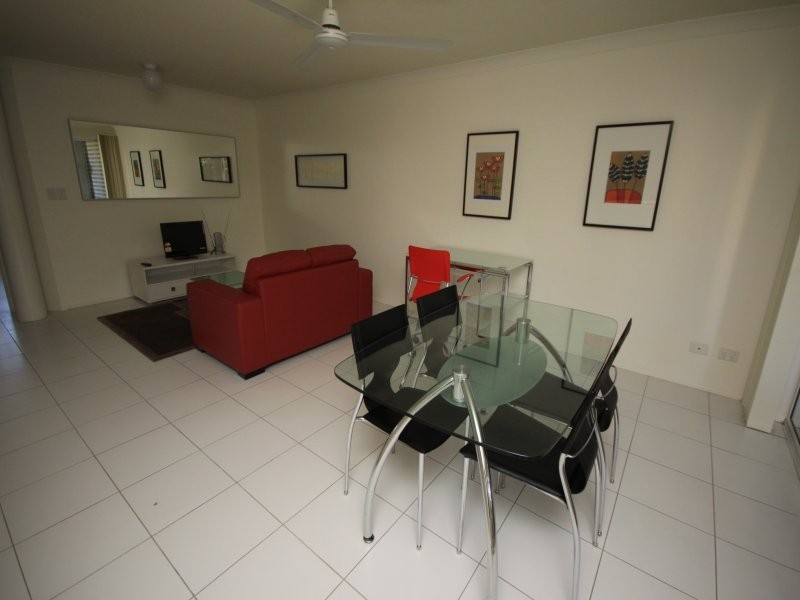 214 Sir Fred Schonell Drive, St Lucia QLD 4067