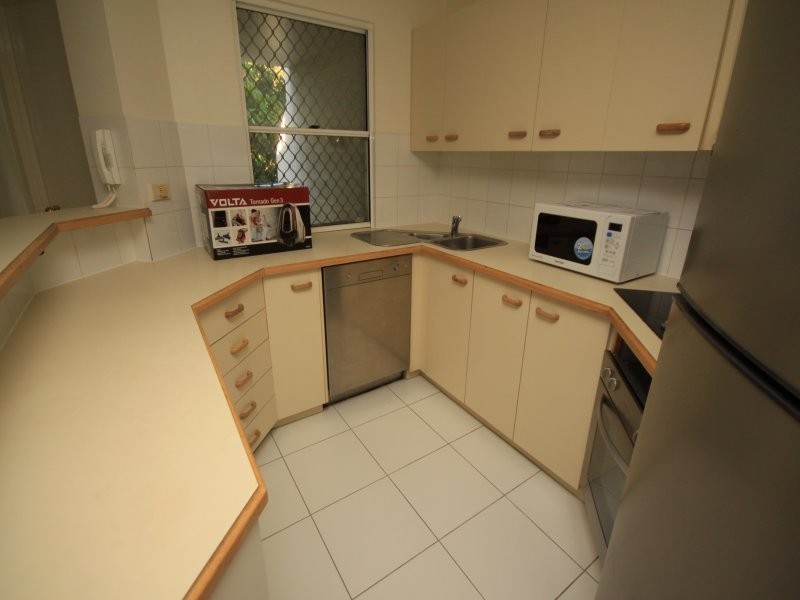 214 Sir Fred Schonell Drive, St Lucia QLD 4067