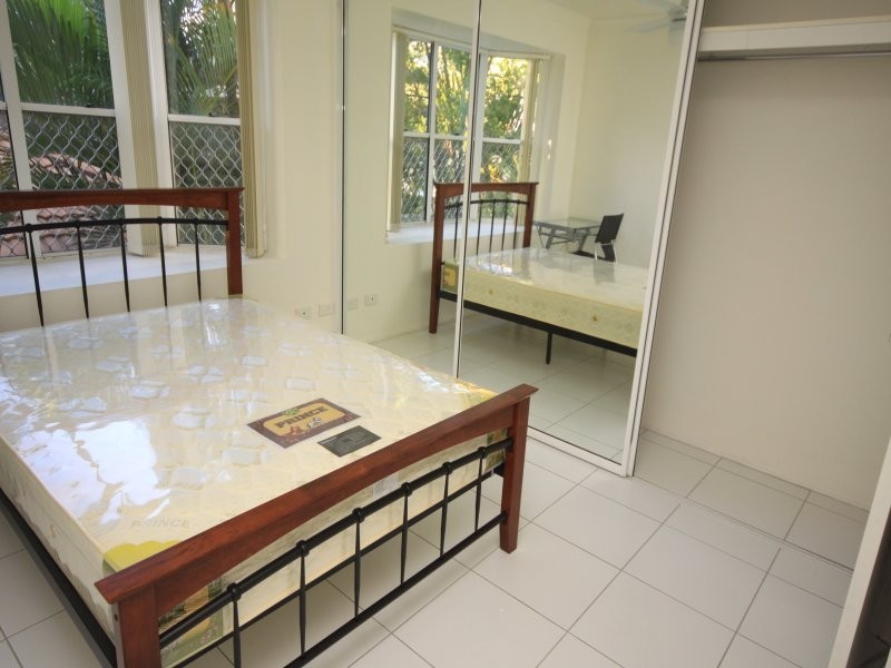 214 Sir Fred Schonell Drive, St Lucia QLD 4067