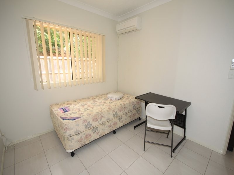 52 Mitre Street, St Lucia QLD 4067