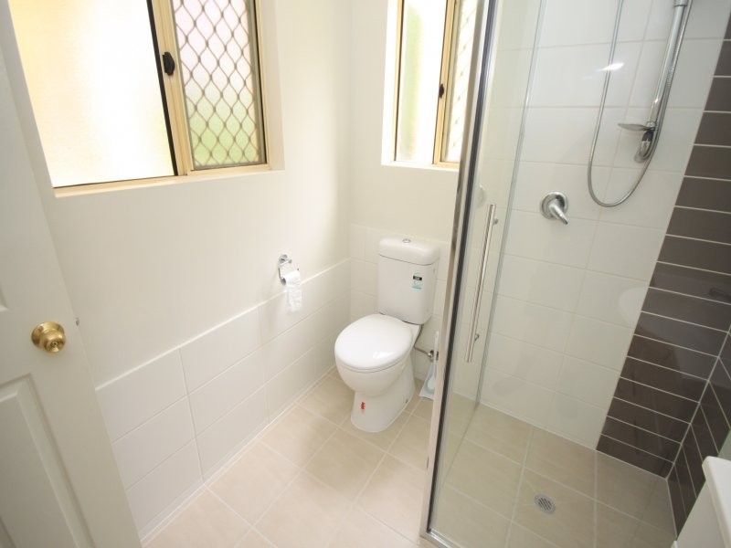 52 Mitre Street, St Lucia QLD 4067