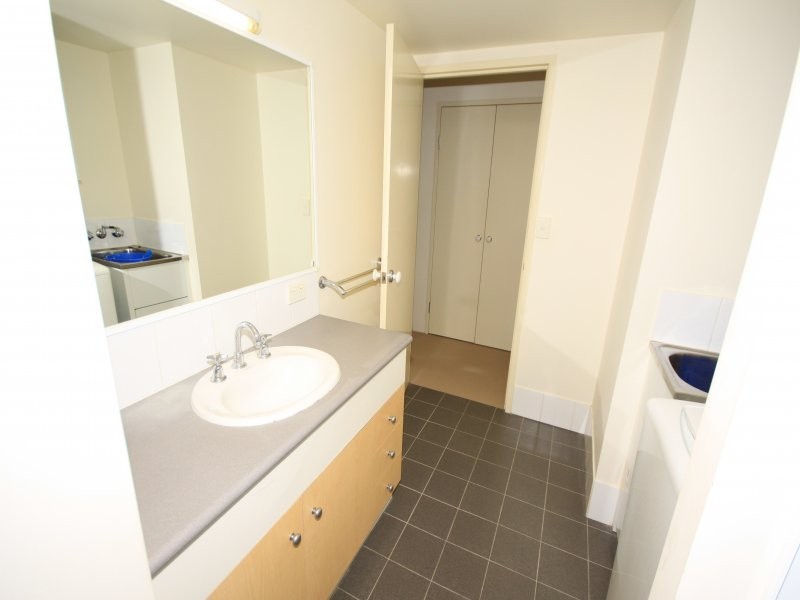 300 Sir Fred Schonell Drive, St Lucia QLD 4067