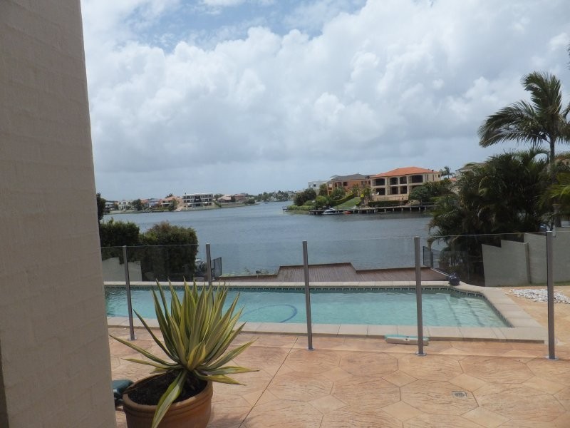 Clear Water Bay Avenue, Clear Island Waters QLD 4226